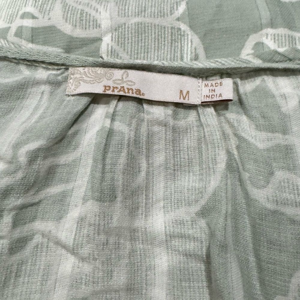 prAna Leonardo Green White Floral Top Women’s Medium - Picture 3 of 4